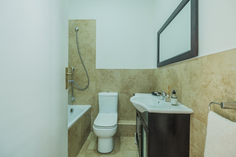 4 Bedroom Property for Sale in Fresnaye Western Cape